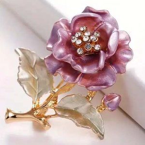 PURPLY PINK ENAMEL WILD ROSE RHINESTONE CENTER GOLDEN PIN 50